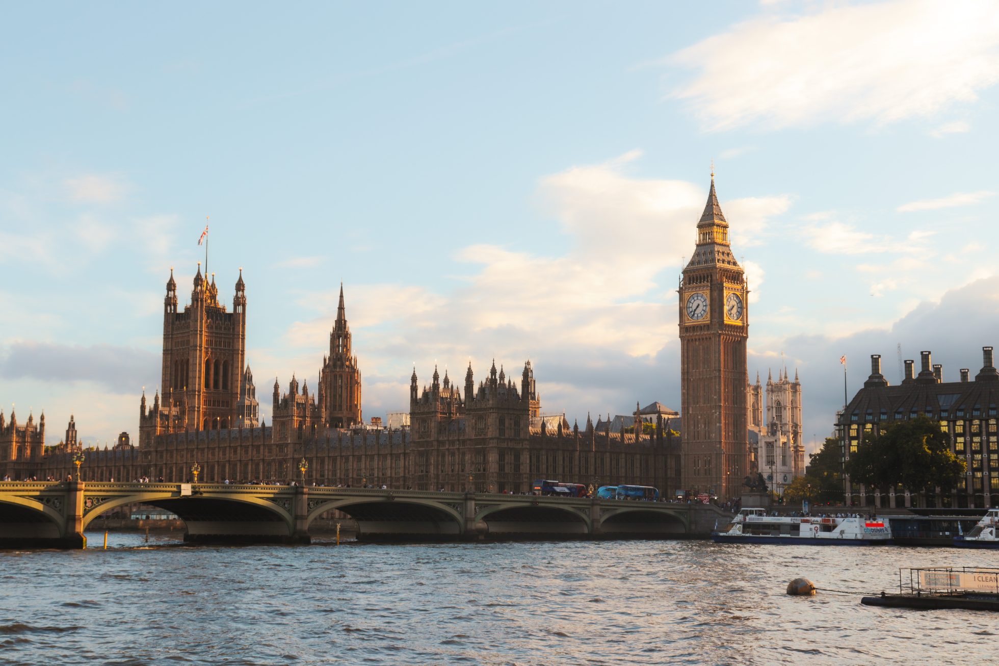 Widok na Big Ben oraz Tamizę 